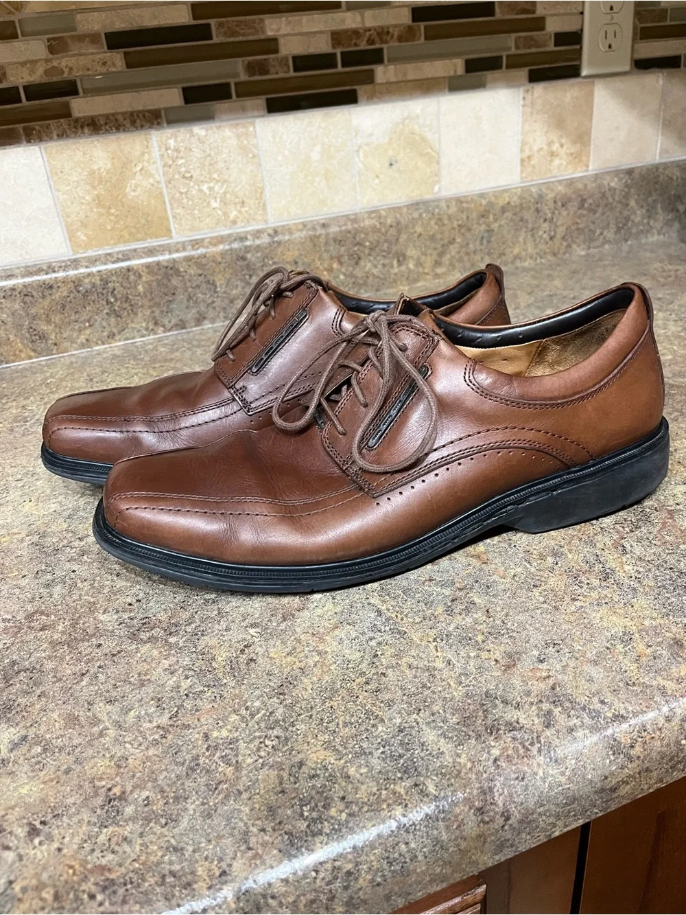 Clarks Unstructured Men’s Brown Leather Oxford Shoes Size 12M Comfort Casual